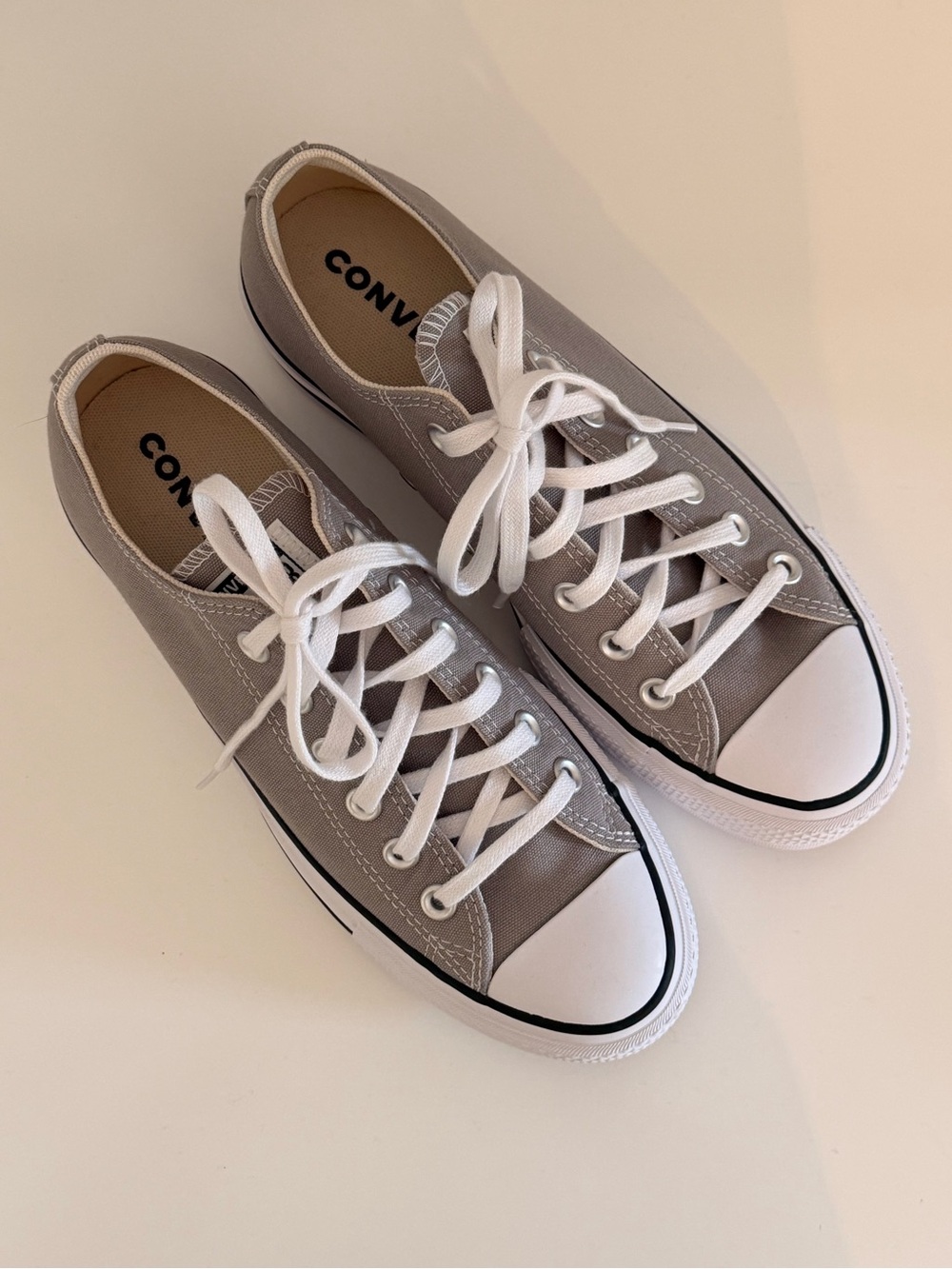 Converse Low-Top Sneakers in Gray and White - Picture 4 of 6